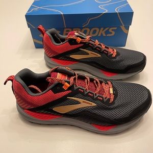 Brooks Cascadia 14 sz 9. 120304 1B 042 new in box